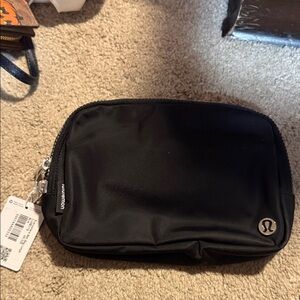 lululemon athletica everywhere belt bag 2l